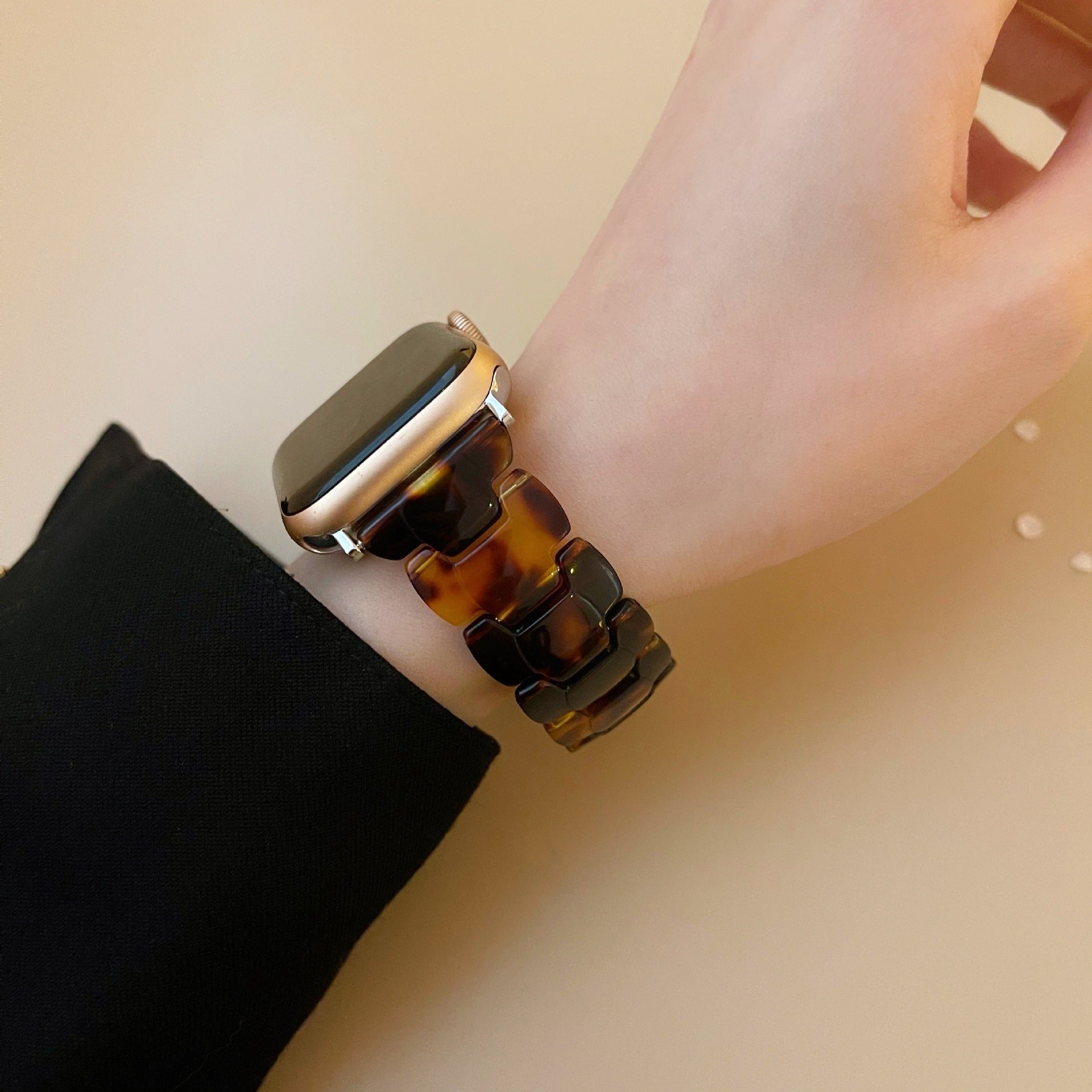 Stylish Multicolor Modern Oval Resin Shell Strap